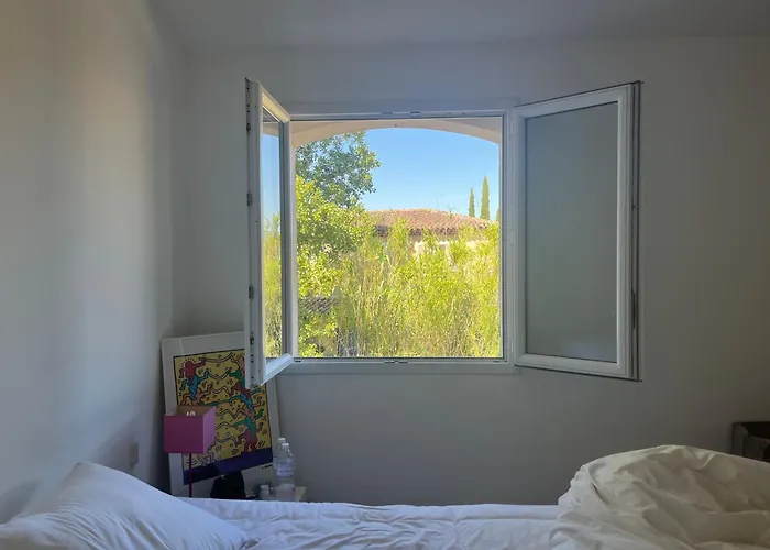 La Vie En Rose Grimaud